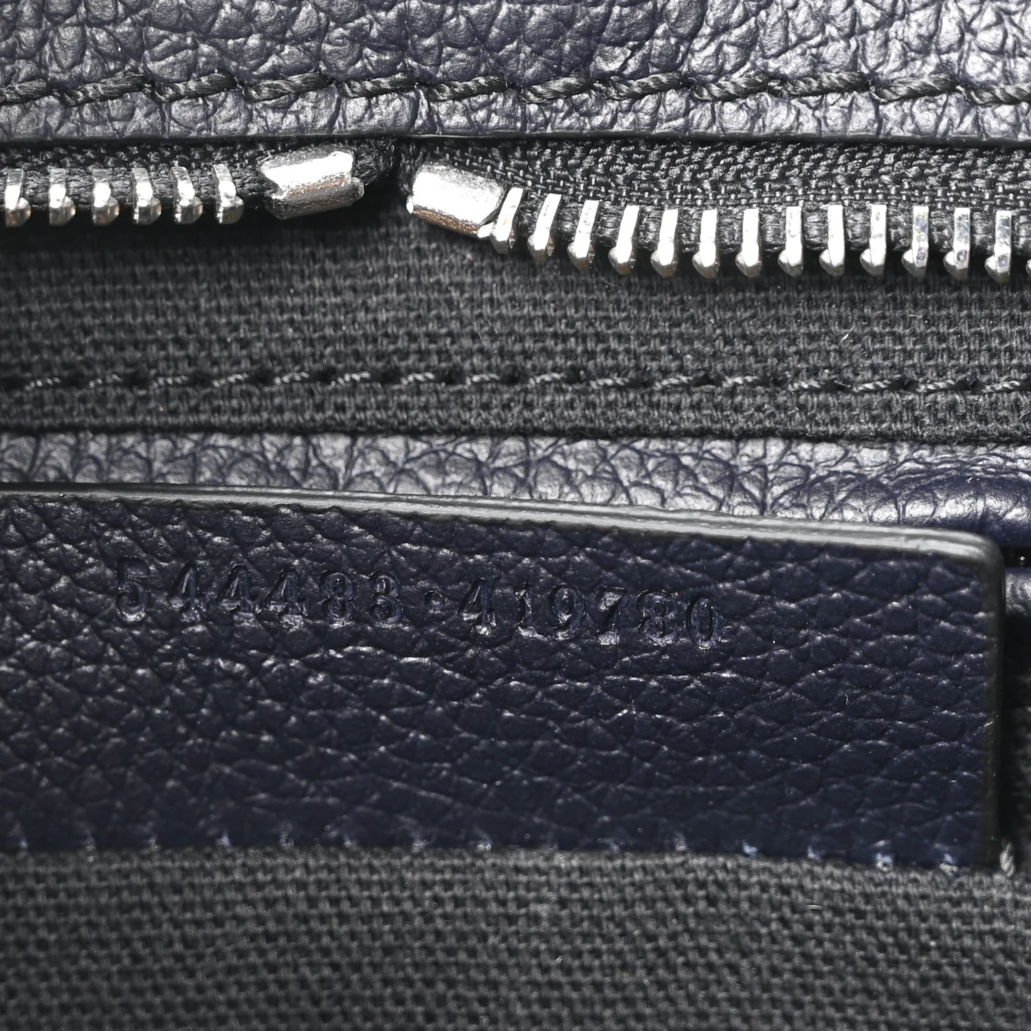 Pebbled Calfskin Small Skull Padlock Zip Around Tote Navy - Image 7