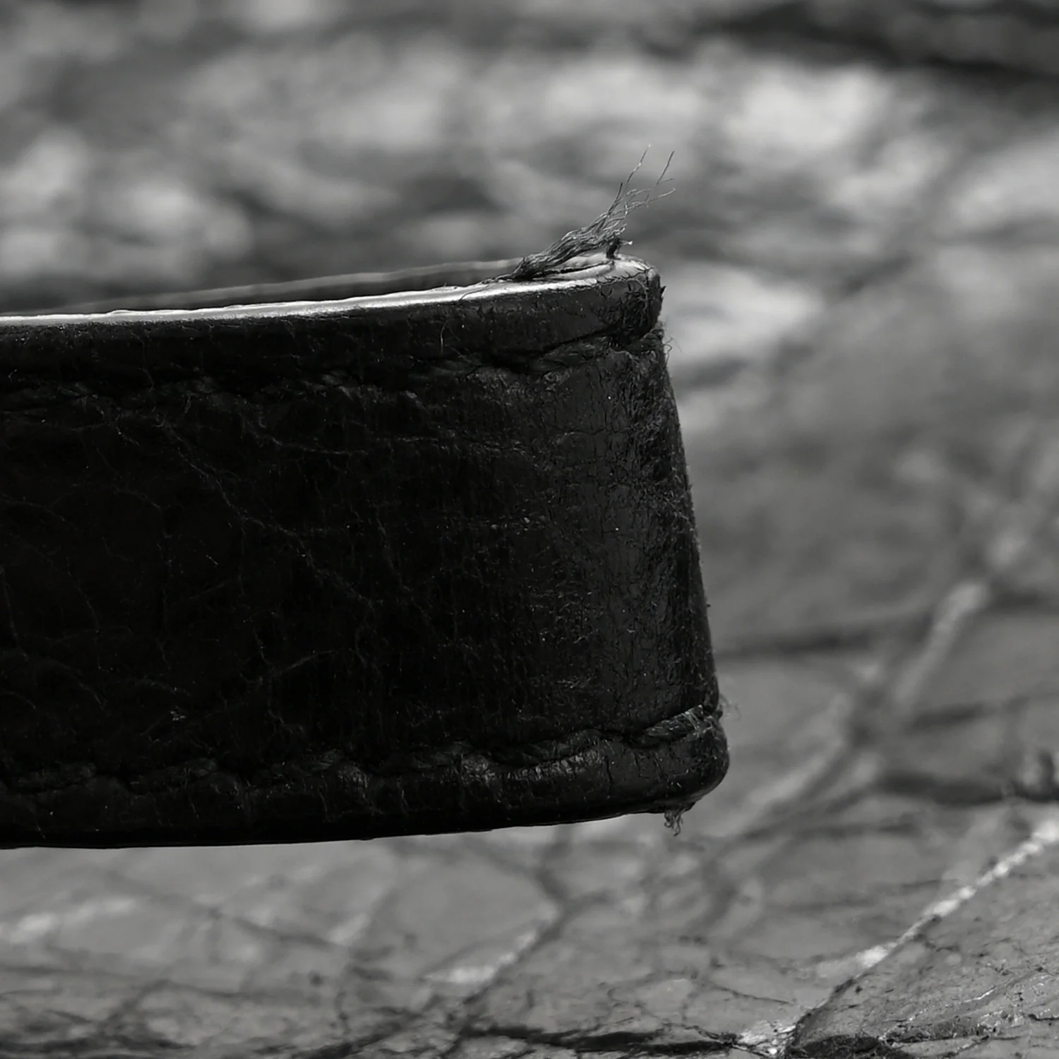 Agneau Arena Classic Hardware Grip Wallet Black - Image 8