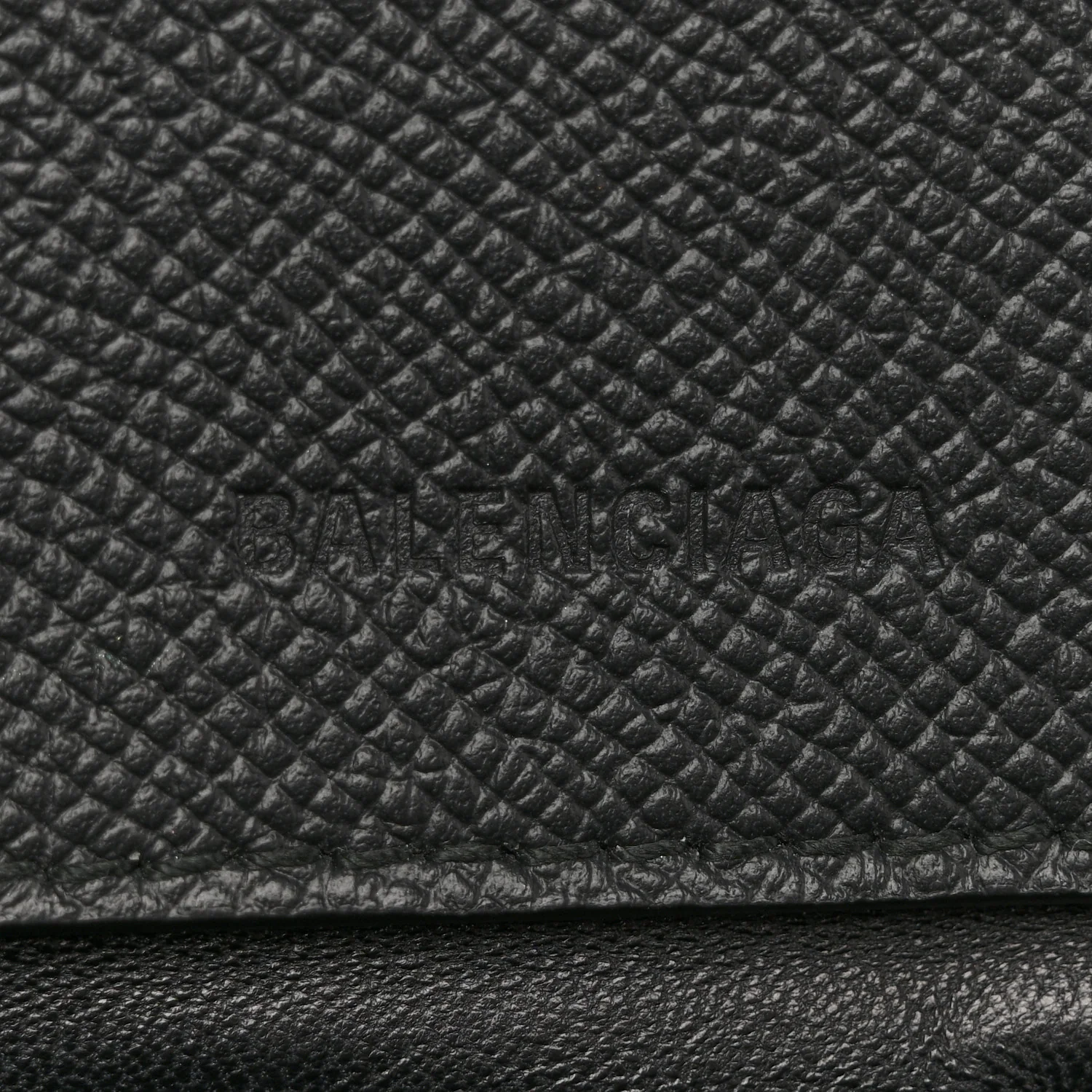 Grained Calfskin Graffiti BB Chain Wallet Black Bleu Violet - Image 6