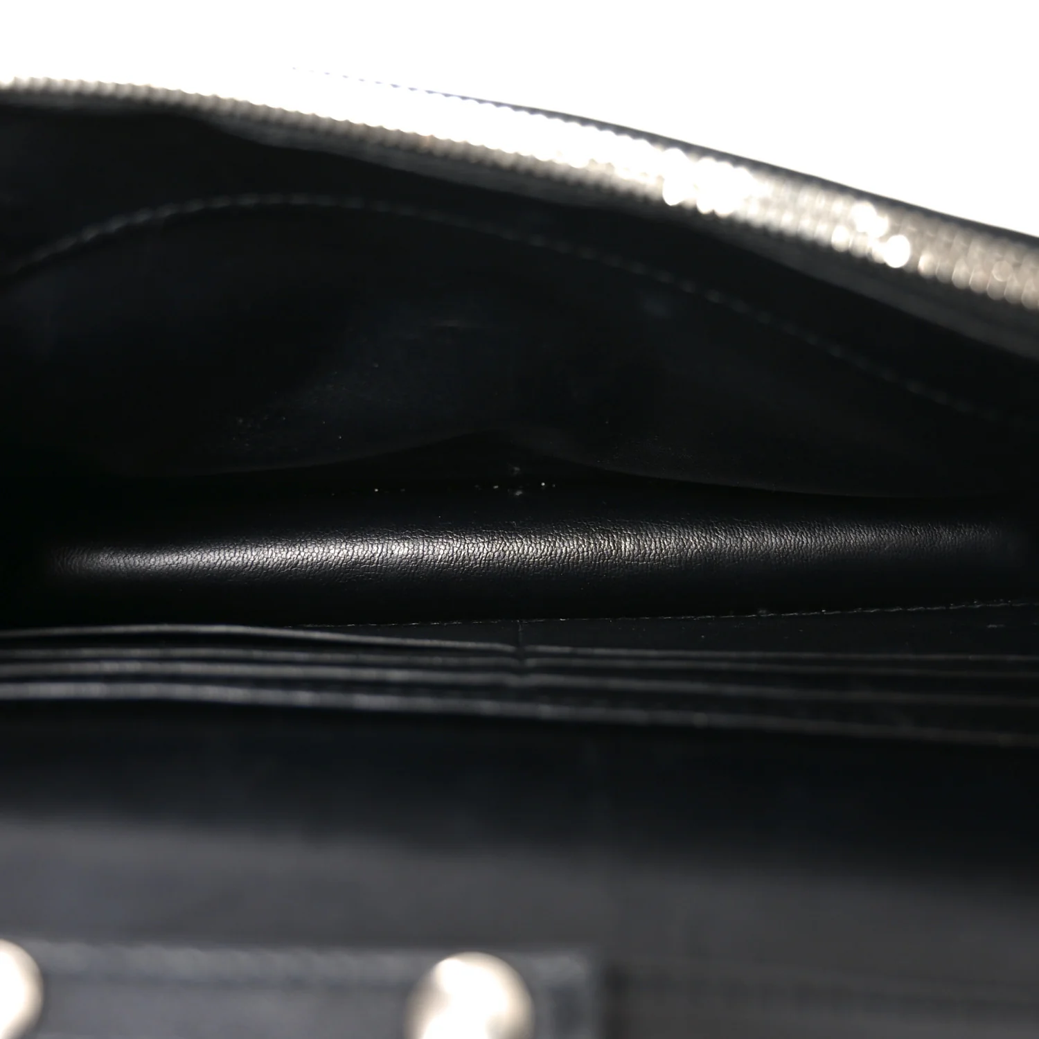 Grained Calfskin Graffiti BB Wallet On Chain Black - Image 4