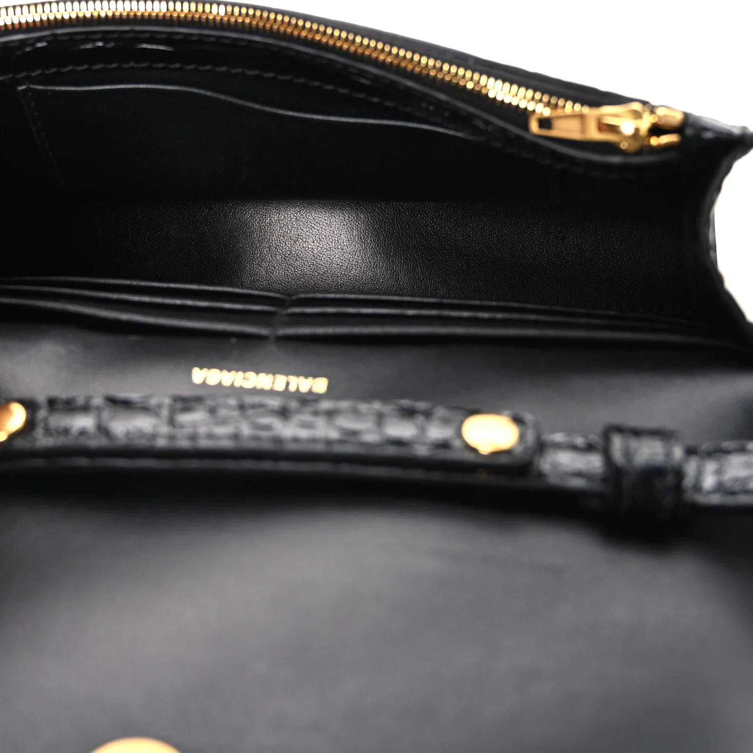 Shiny Calfskin Crocodile Embossed Hourglass Chain Bag Black - Image 4