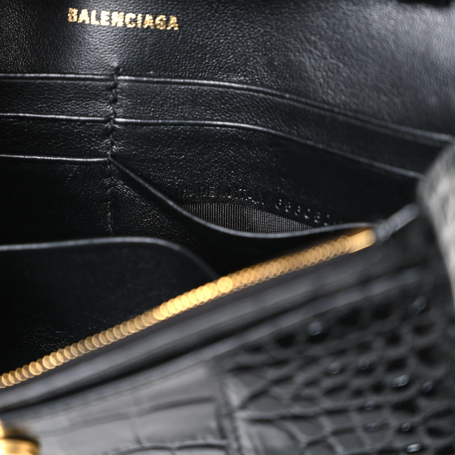 Shiny Calfskin Crocodile Embossed Hourglass Chain Bag Black - Image 6