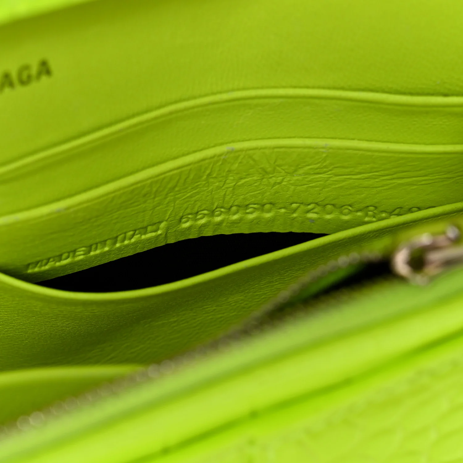 Shiny Calfskin Crocodile Embossed Hourglass Chain Bag Fluo Yellow - Image 7