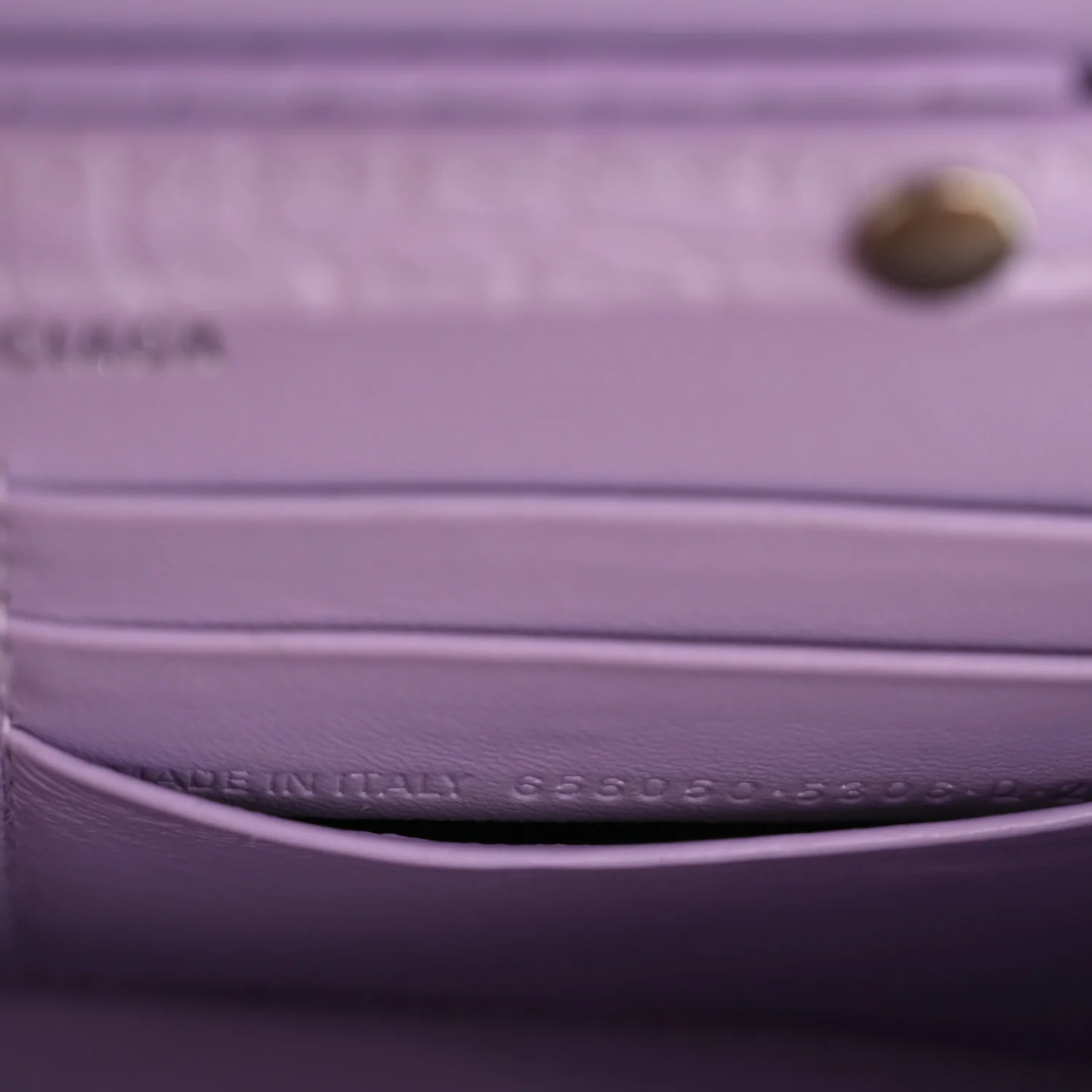 Shiny Calfskin Crocodile Embossed Hourglass Chain Bag Lilac - Image 6