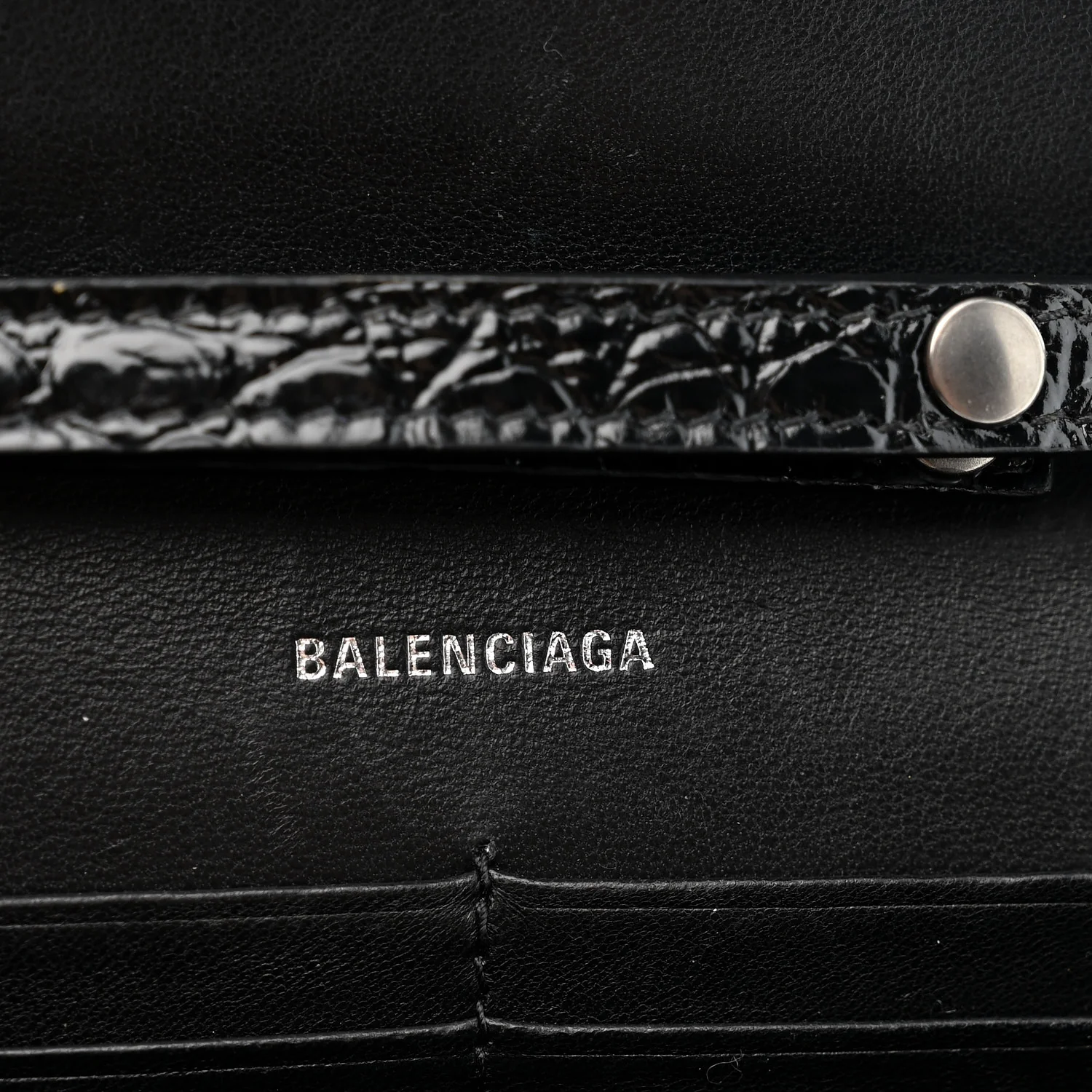 Shiny Calfskin Monochrome Crocodile Embossed Hourglass Chain Bag Black - Image 6