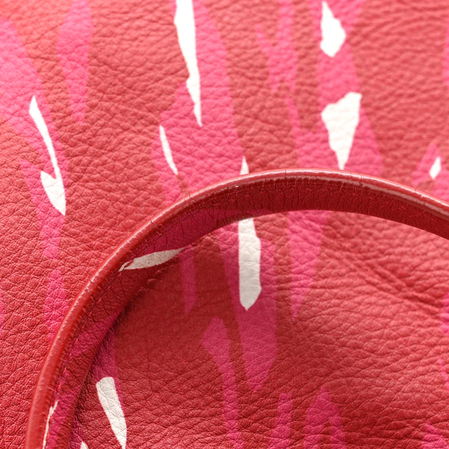 Supple Calfskin Printed Papier A5 Zip Around Tote Red Pink White - Image 13