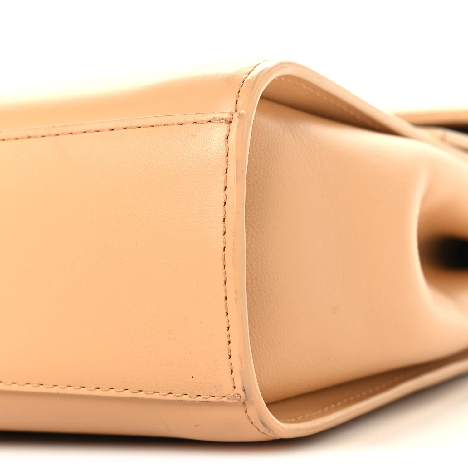 Box Calfskin Nappa Clip Bag Almond Gold - Image 9