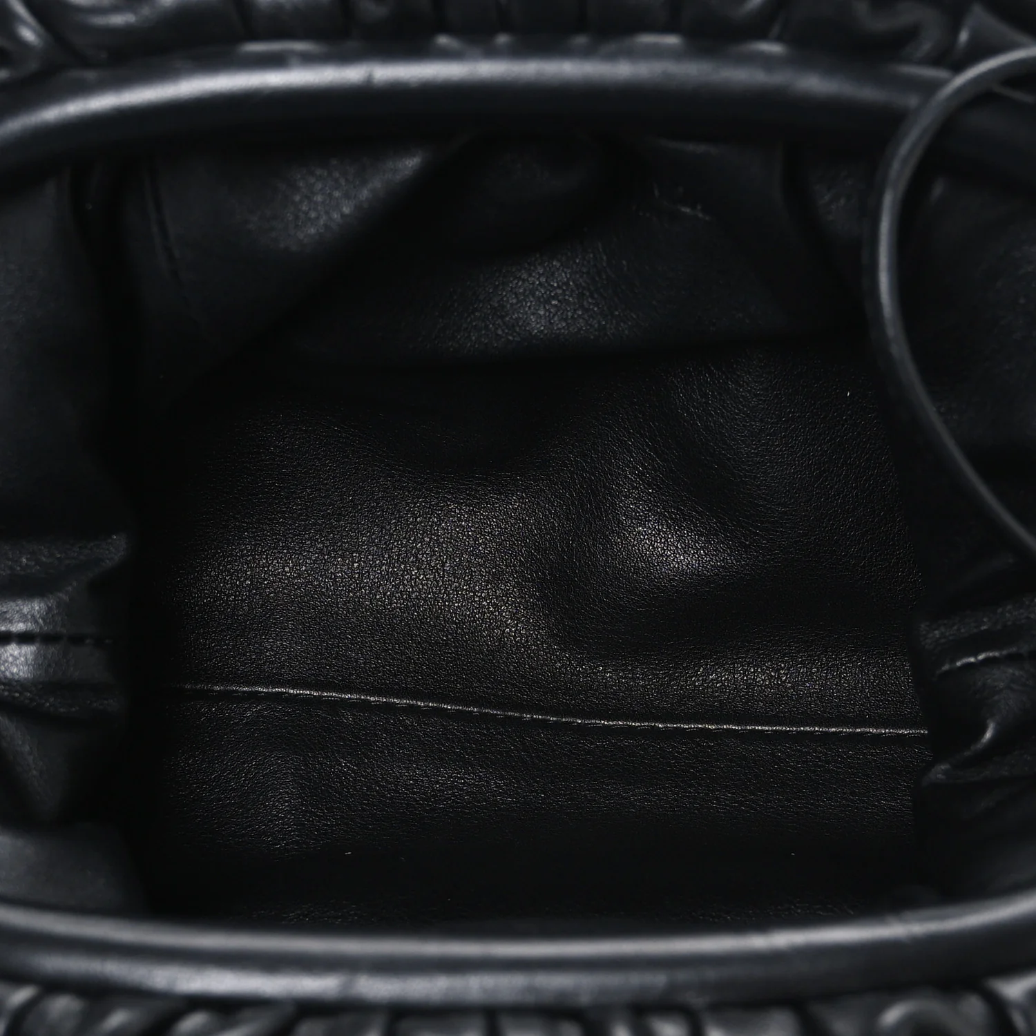 Butter Calfskin The Mini Pouch Black - Image 5