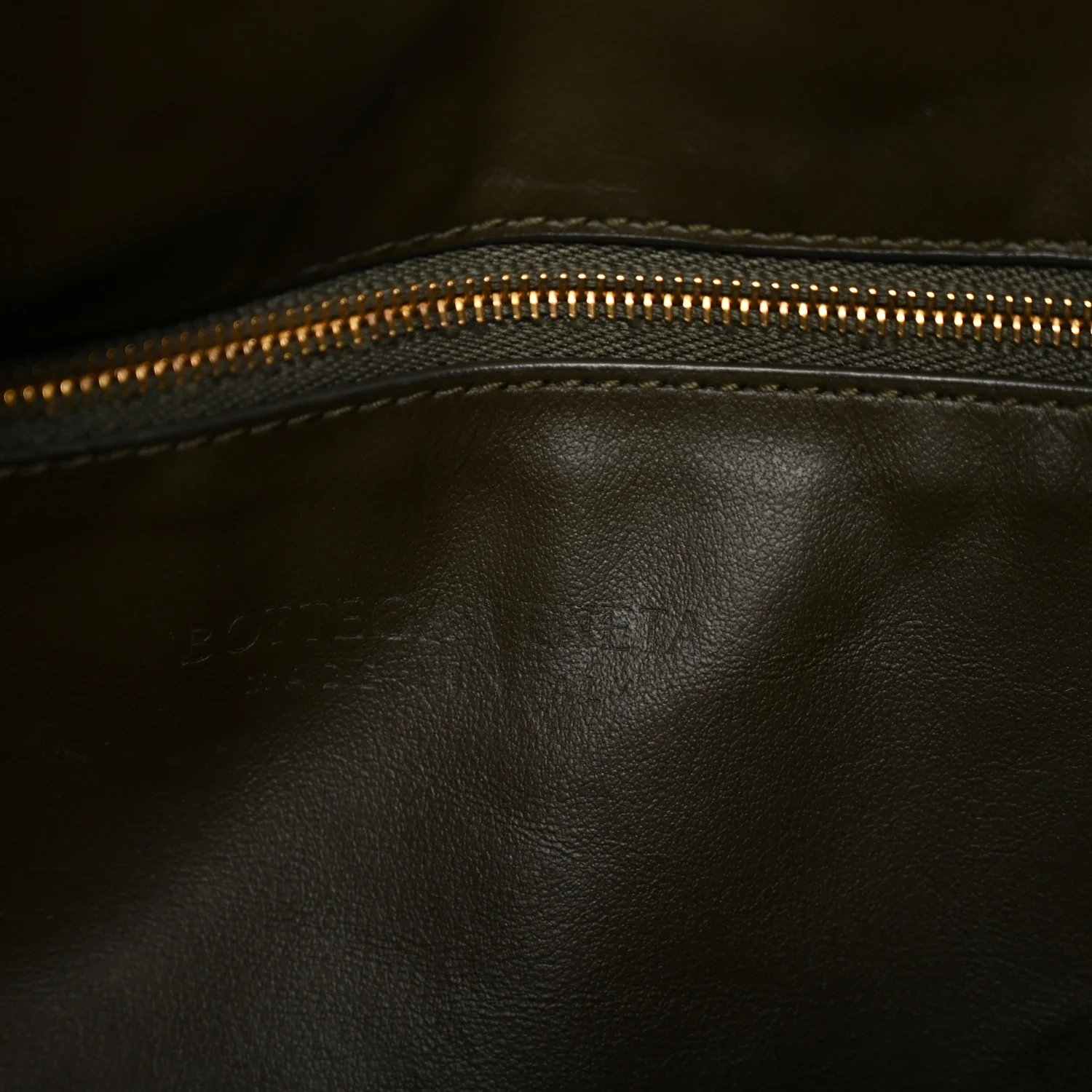 Calfskin Intrecciato Large Hop Kaki - Image 6