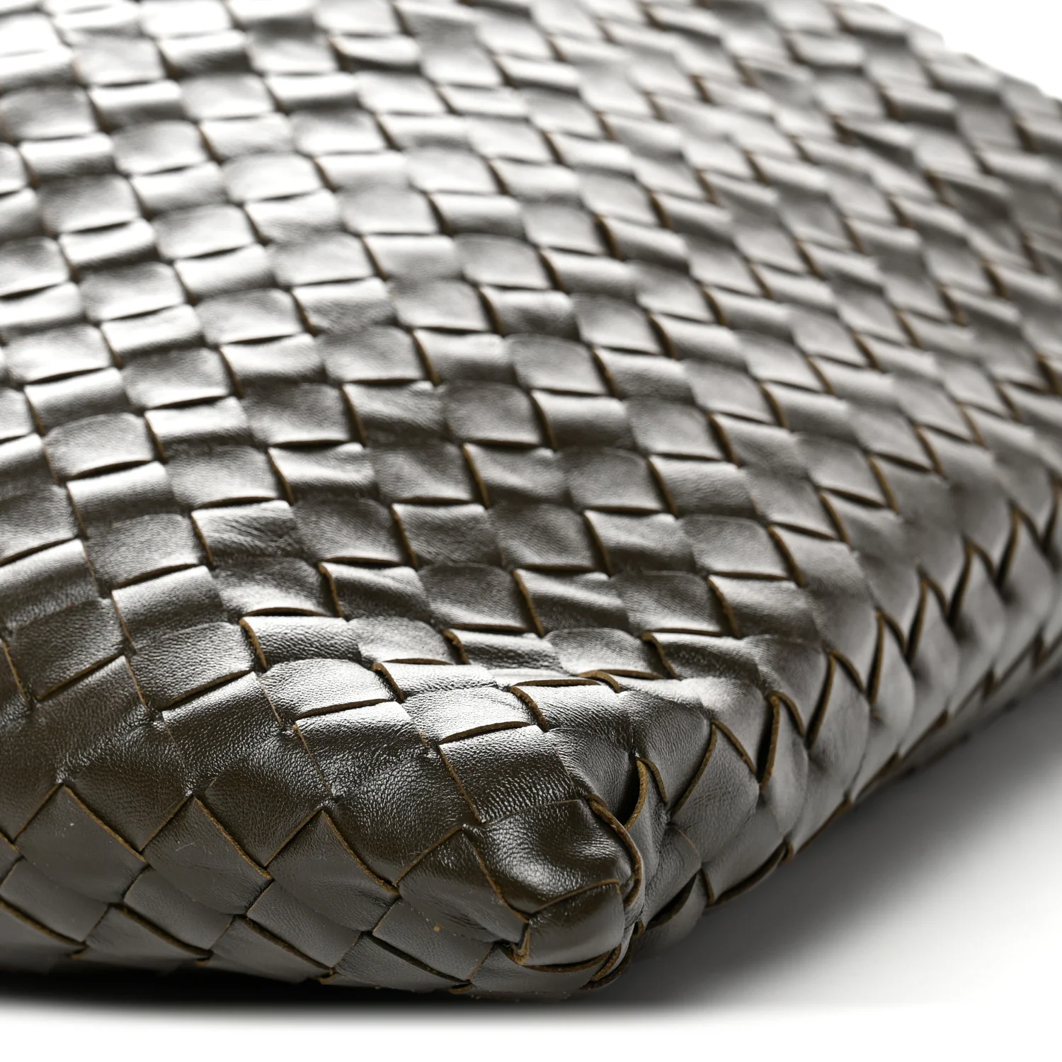 Calfskin Intrecciato Large Hop Kaki - Image 9