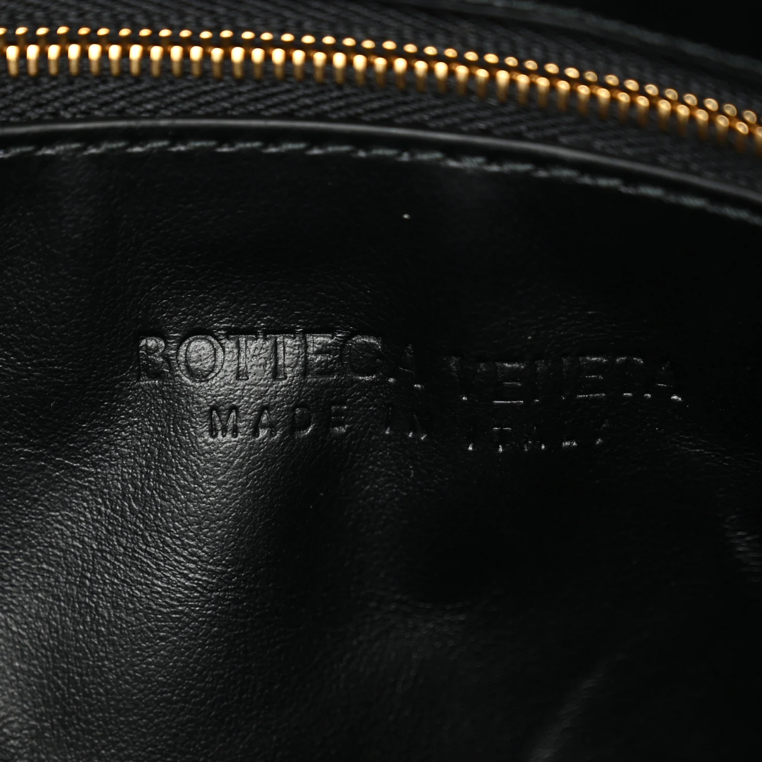 Calfskin Intrecciato Small Hop Black - Image 6