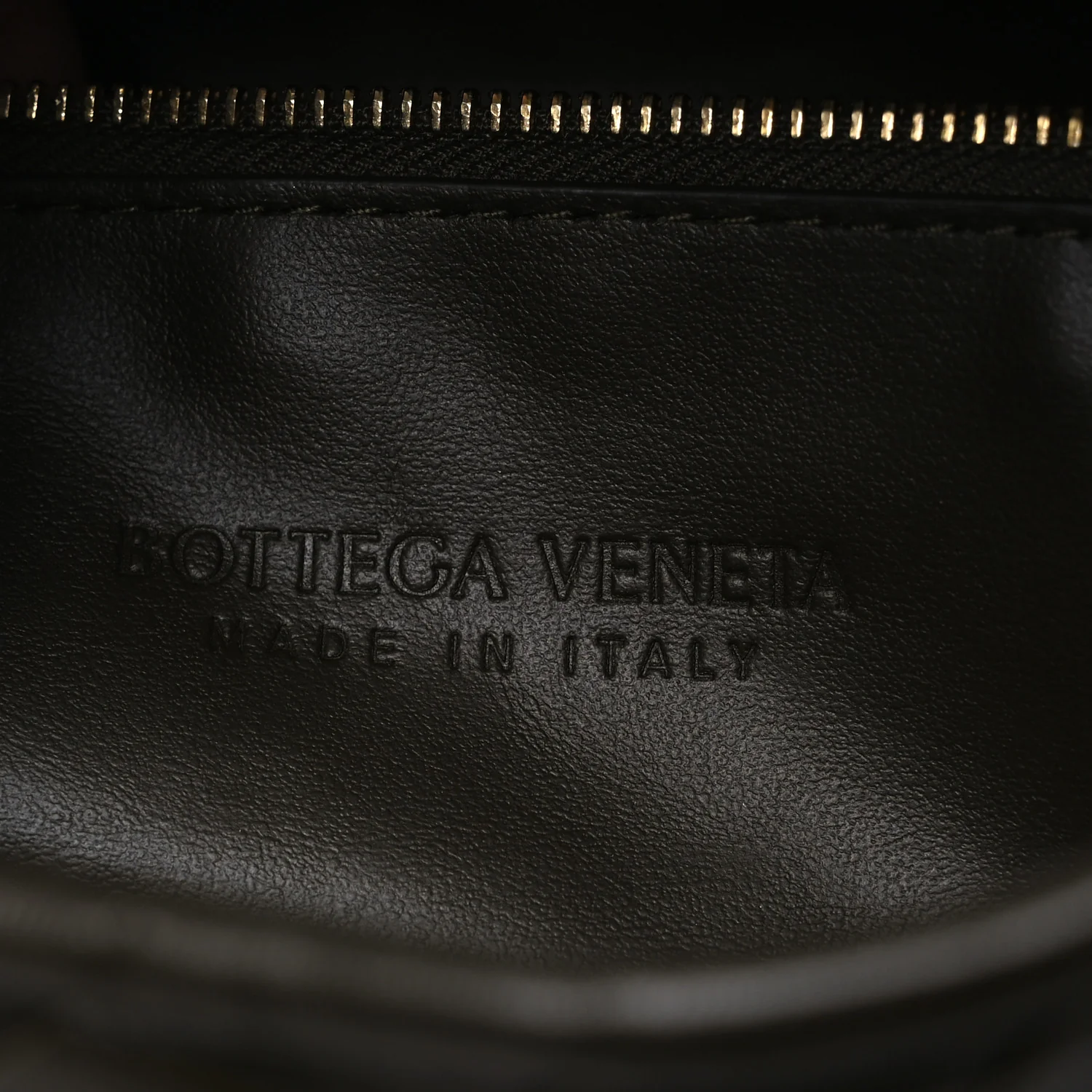 Calfskin Intrecciato Small Hop Pinecone - Image 5
