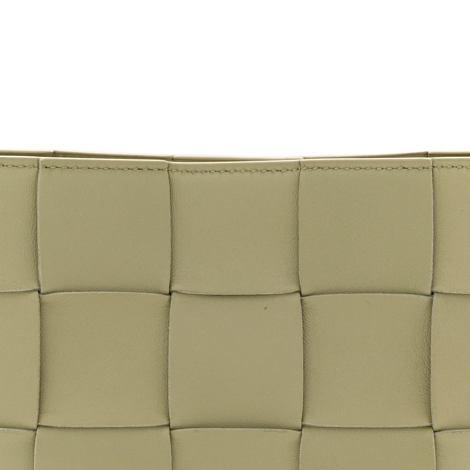 Calfskin Maxi Intrecciato Cassette Pouch On Strap Travertine - Image 8