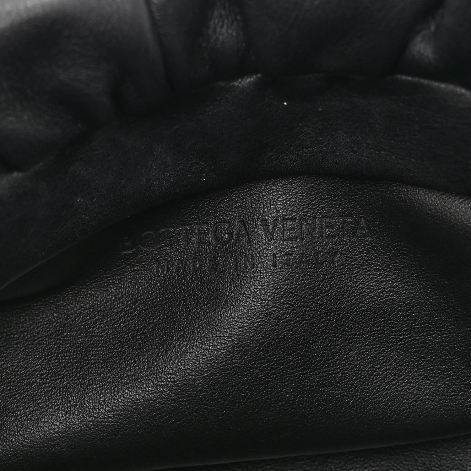 Calfskin The Pouch Chain Black - Image 6