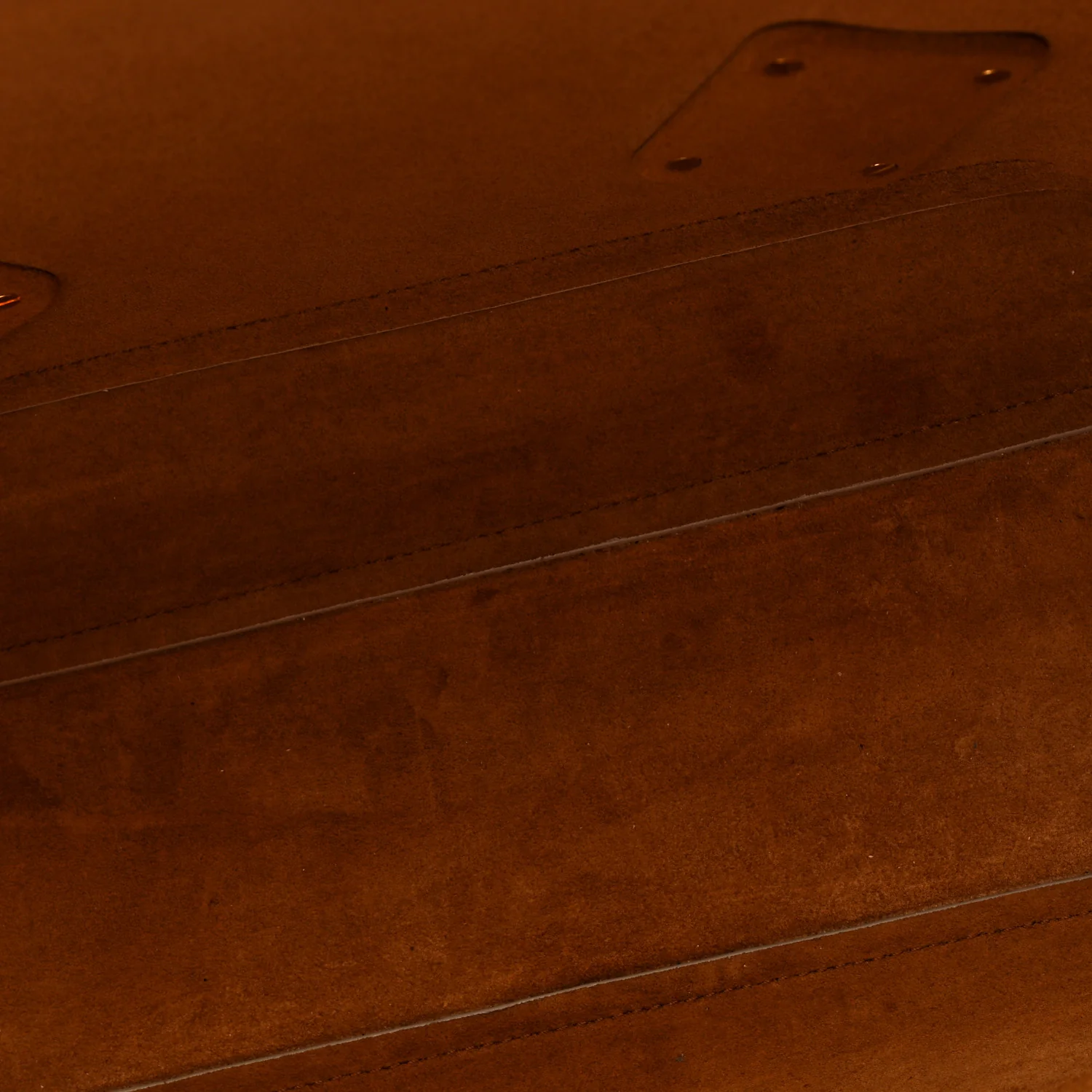 Grainy Calfskin Medium Arco Plaster - Image 9