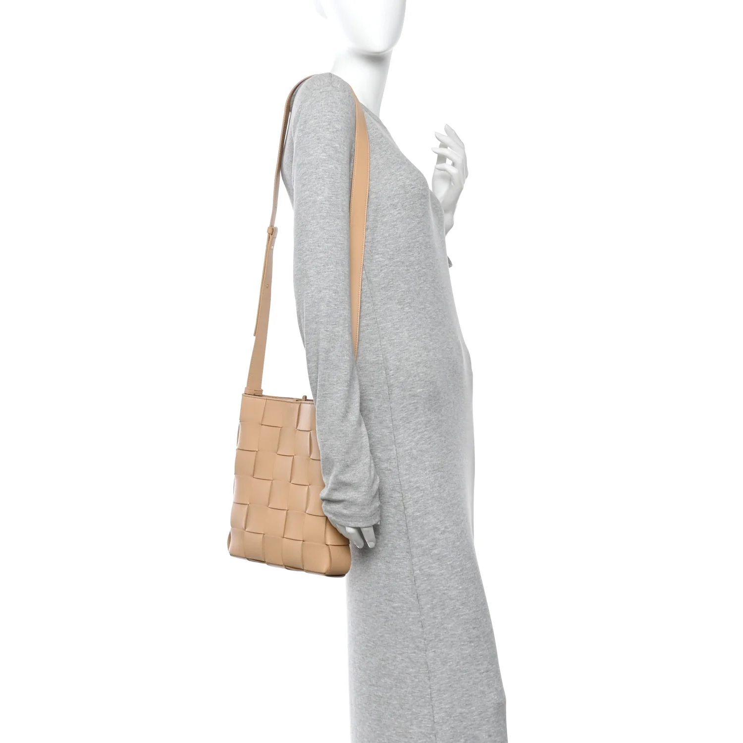 Lambskin Maxi Intrecciato Cassette Messenger Almond - Image 2