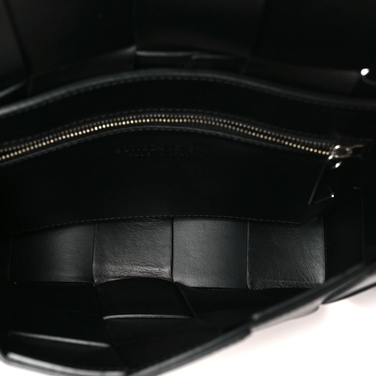 Lambskin Maxi Intreccio Speed Cassette Crossbody Bag Black - Image 5