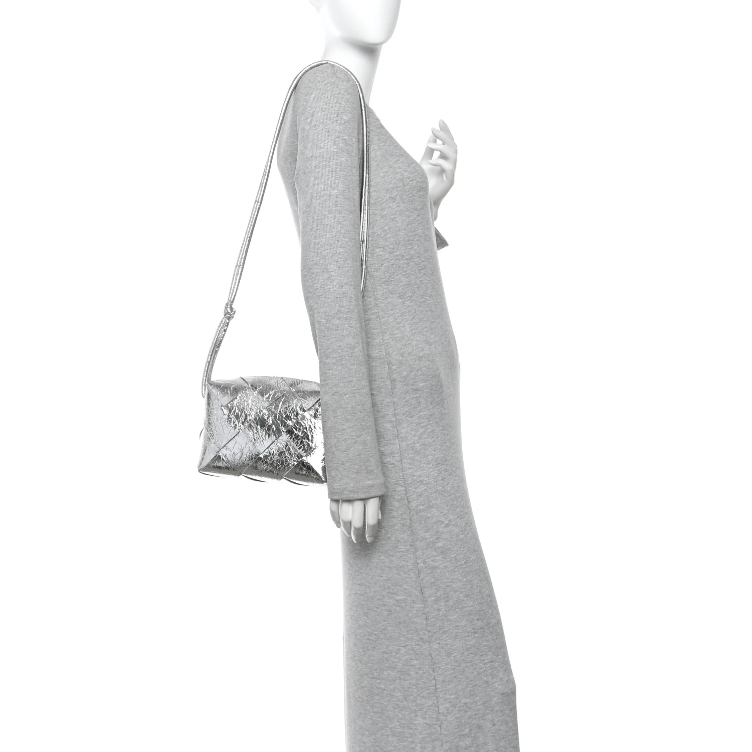 Metallic Crinkled Lambskin Maxi Intrecciato Small Cassette Camera Bag Silver - Image 2