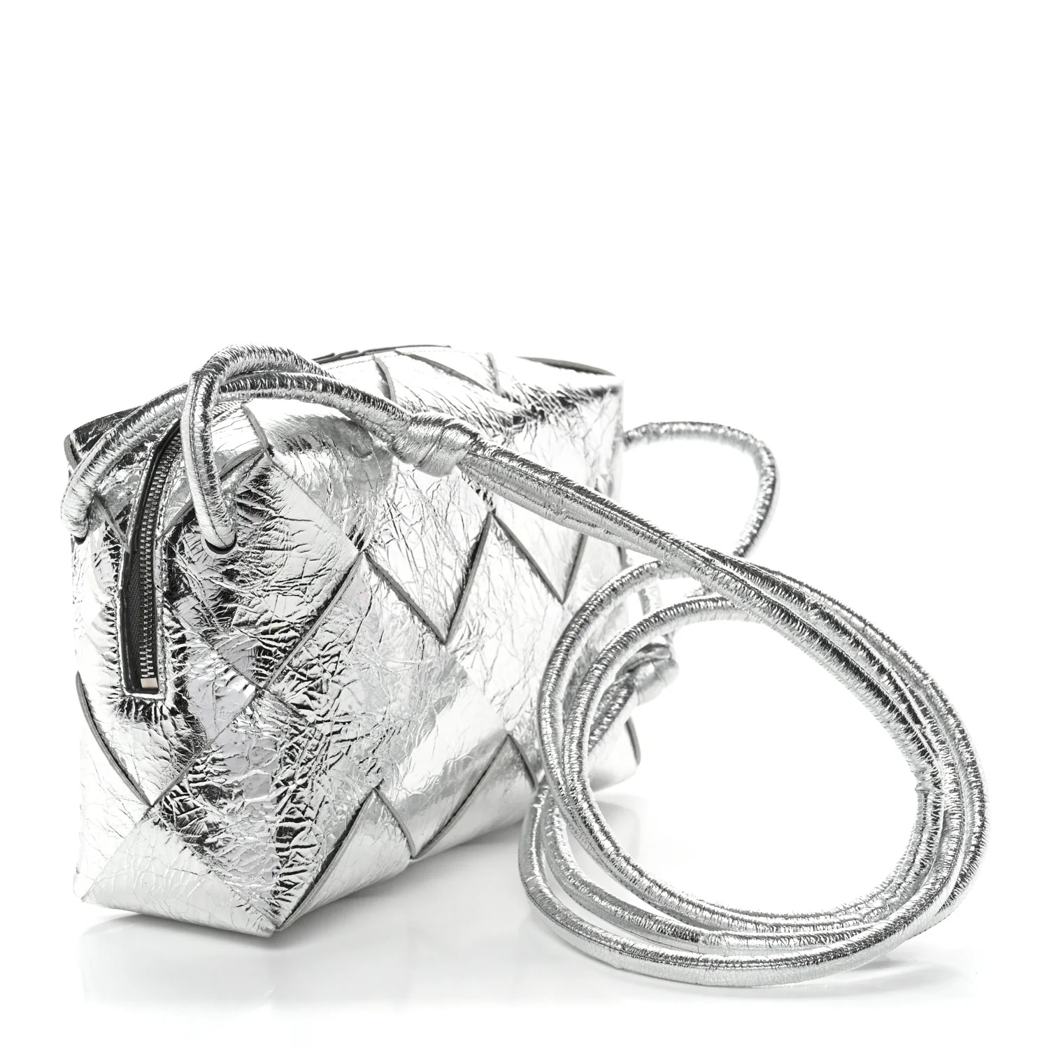 Metallic Crinkled Lambskin Maxi Intrecciato Small Cassette Camera Bag Silver - Image 3