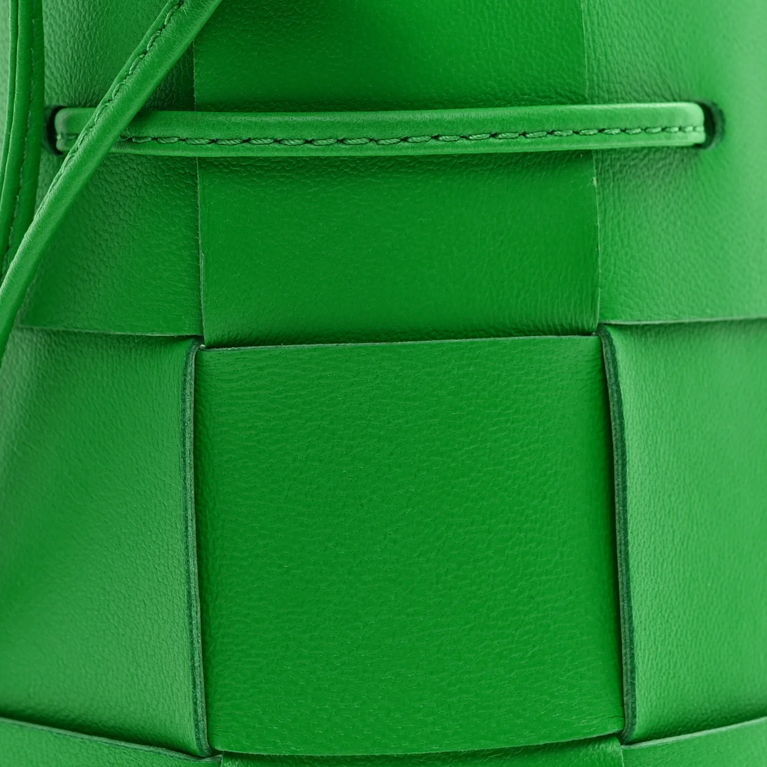 Nappa Maxi Intrecciato Small Cassette Bucket Bag Parakeet - Image 7