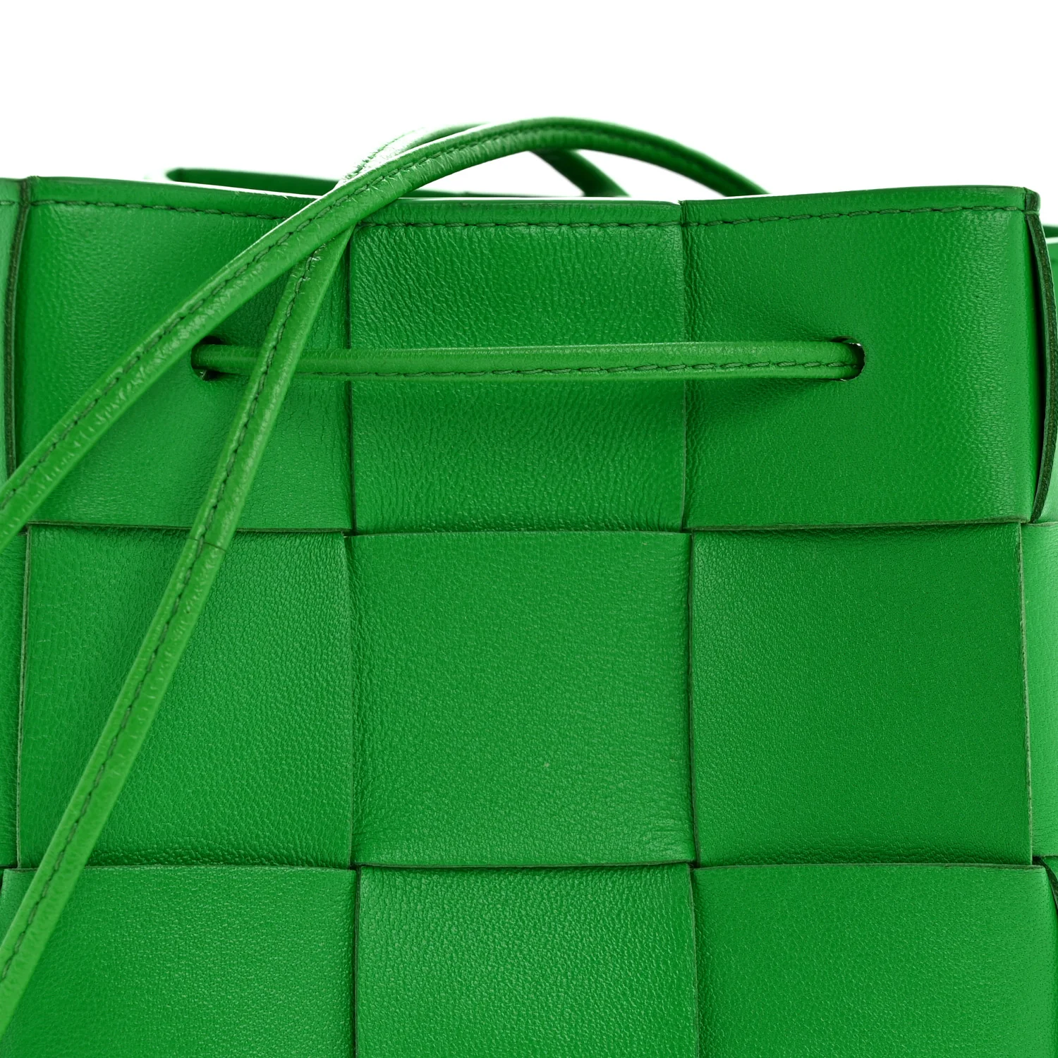 Nappa Maxi Intrecciato Small Cassette Bucket Bag Parakeet - Image 7