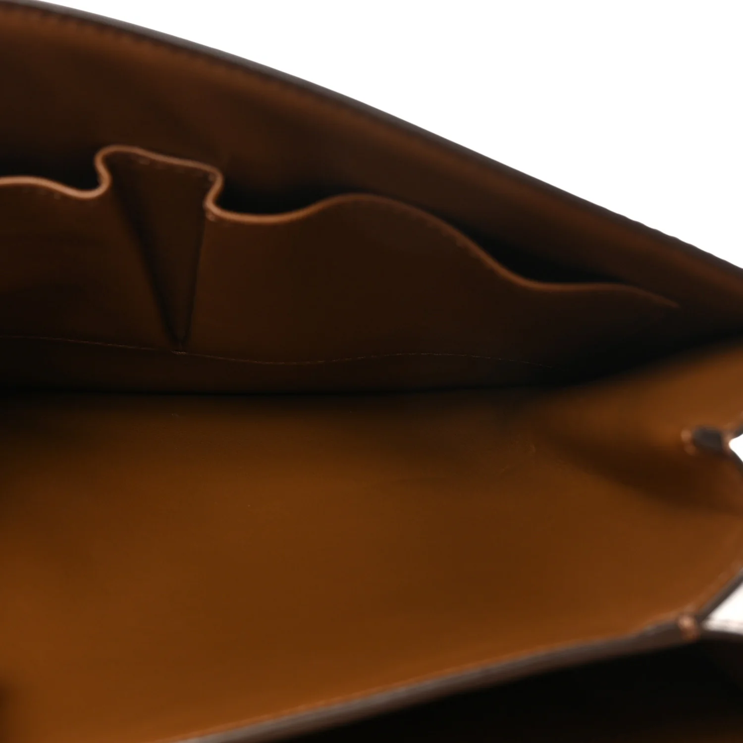 Box Calfskin Medium Classic Box Flap Bag Camel - Image 5