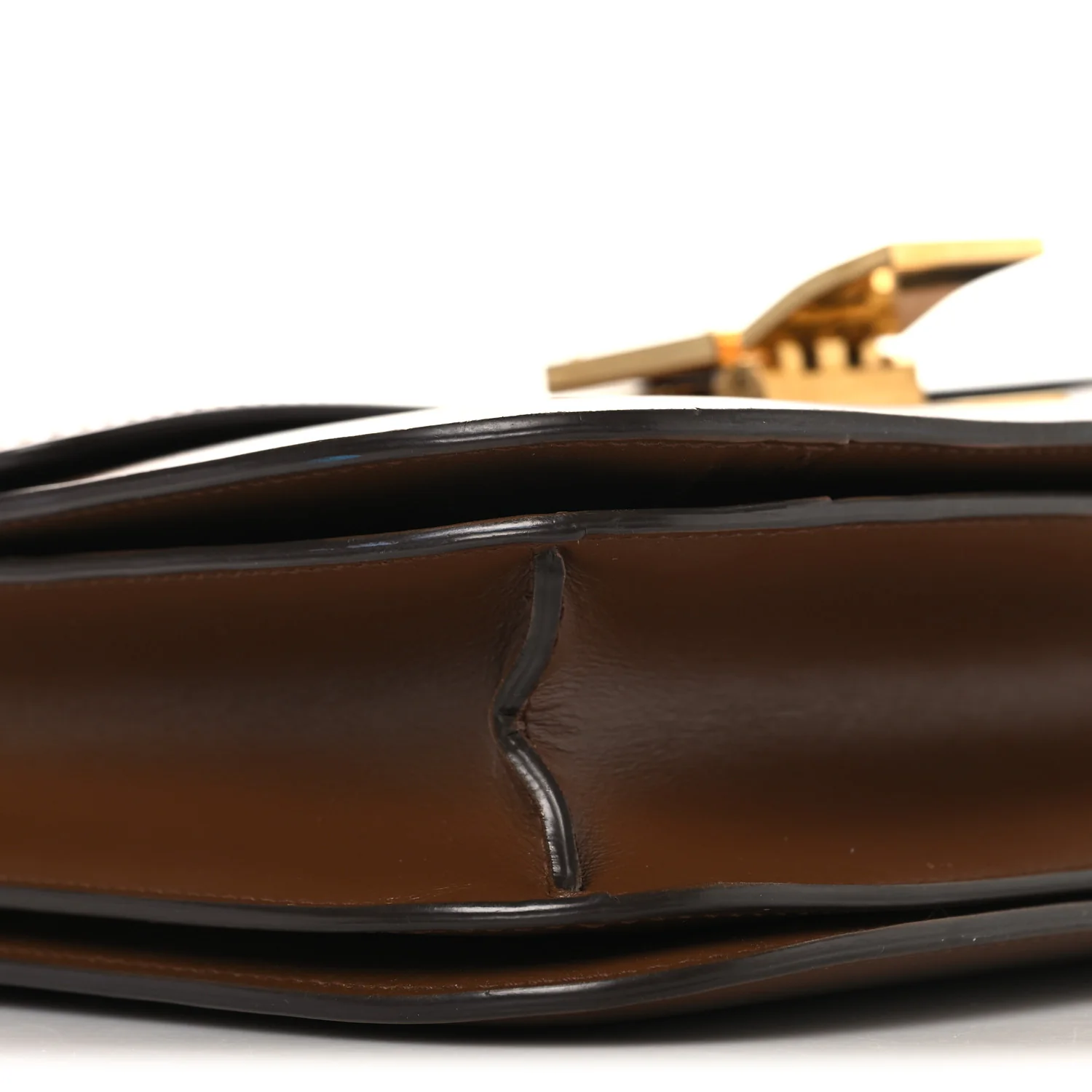 Box Calfskin Medium Classic Box Flap Bag Camel - Image 8