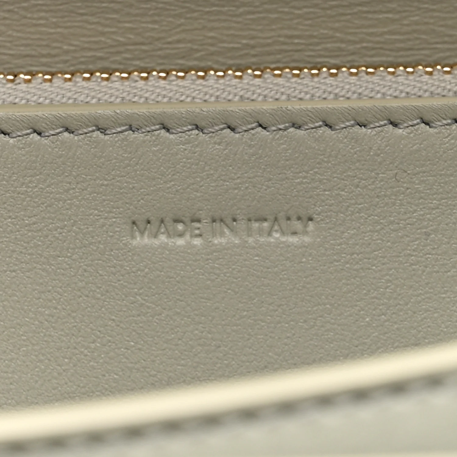 Box Calfskin Medium Classic Box Flap Bag Vert D'eau - Image 7