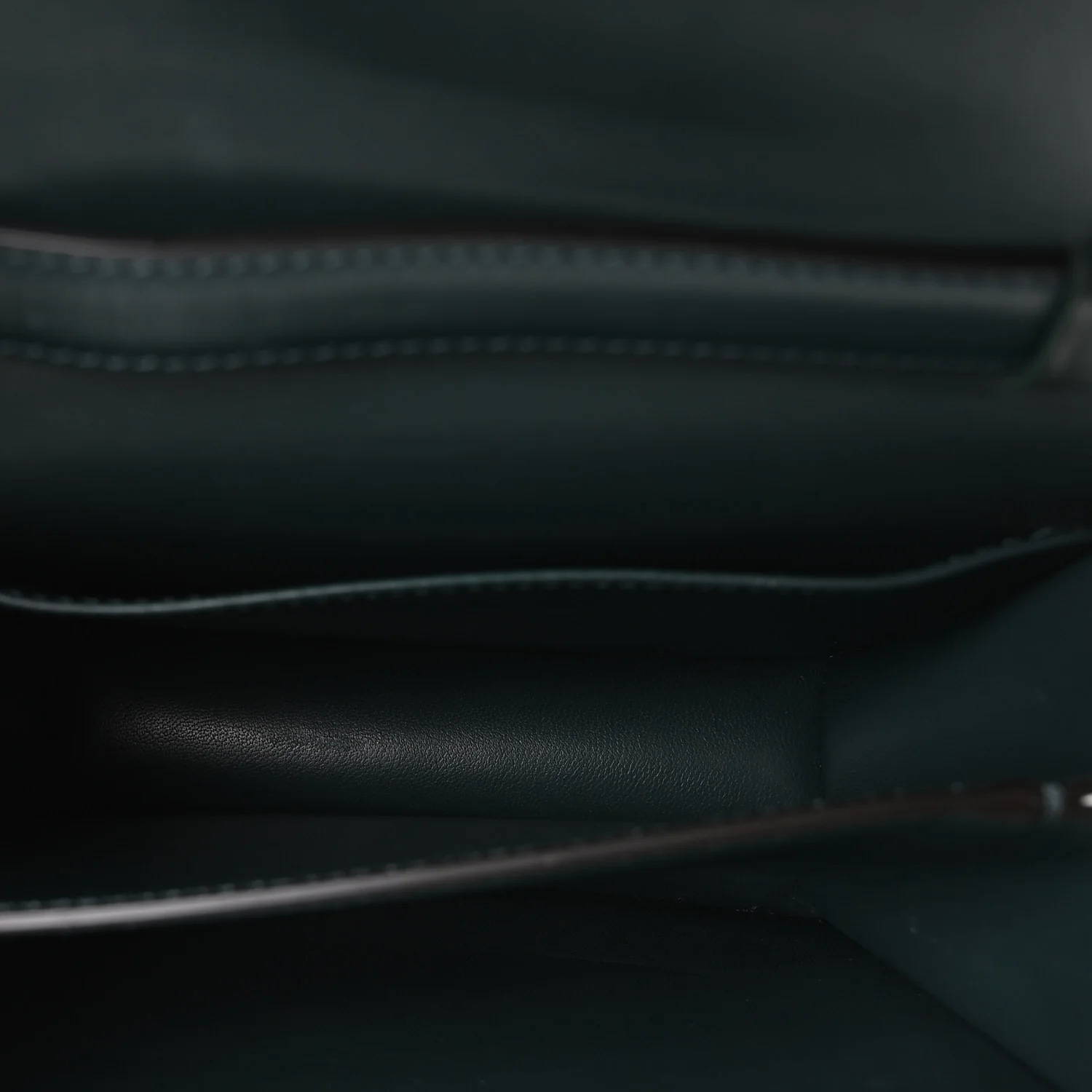 Box Calfskin Teen Classic Box Flap Bag Amazone - Image 5