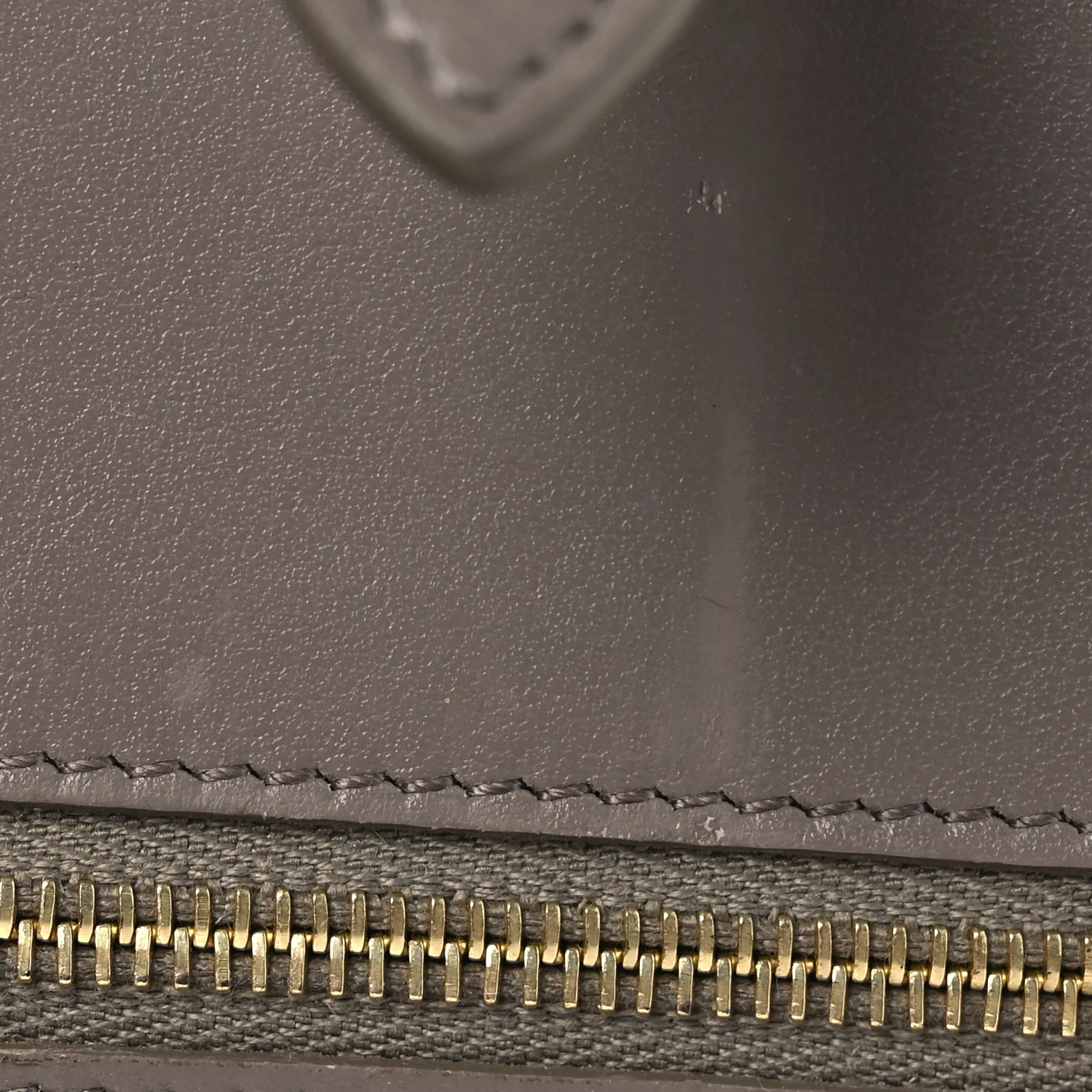 Grained Calfskin Medium Multifunction Strap Wallet Pebble - Image 9