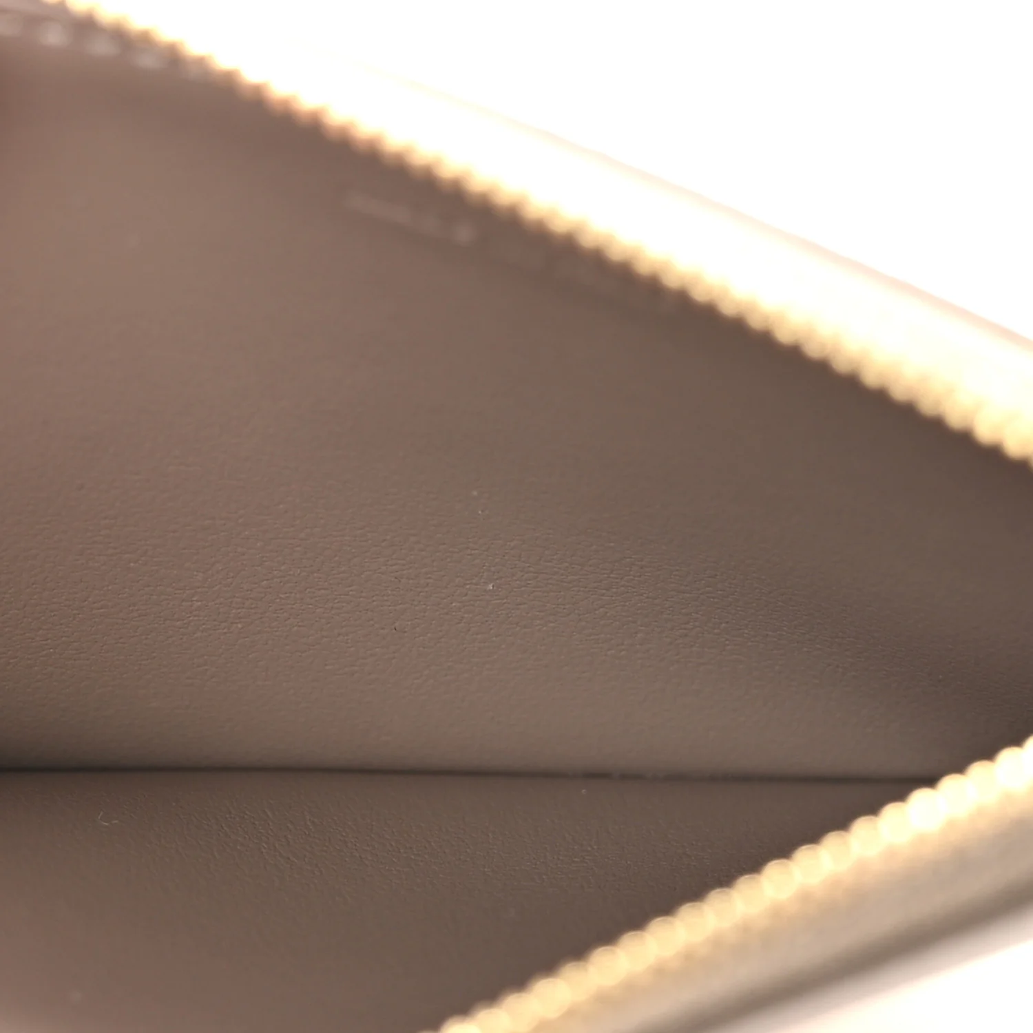 Grained Calfskin Zipped Card Holder Pebble - Image 5