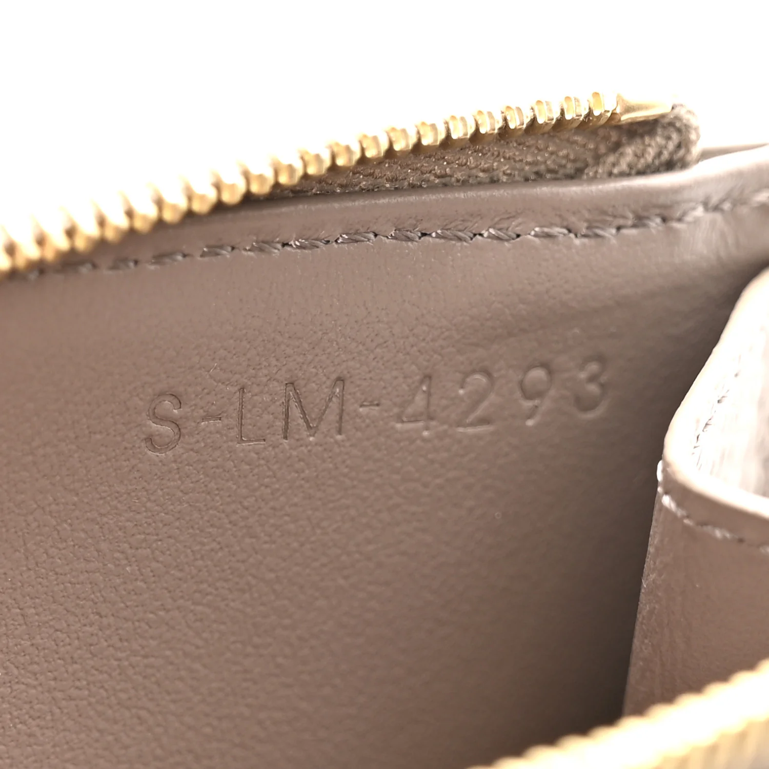 Grained Calfskin Zipped Card Holder Pebble - Image 7