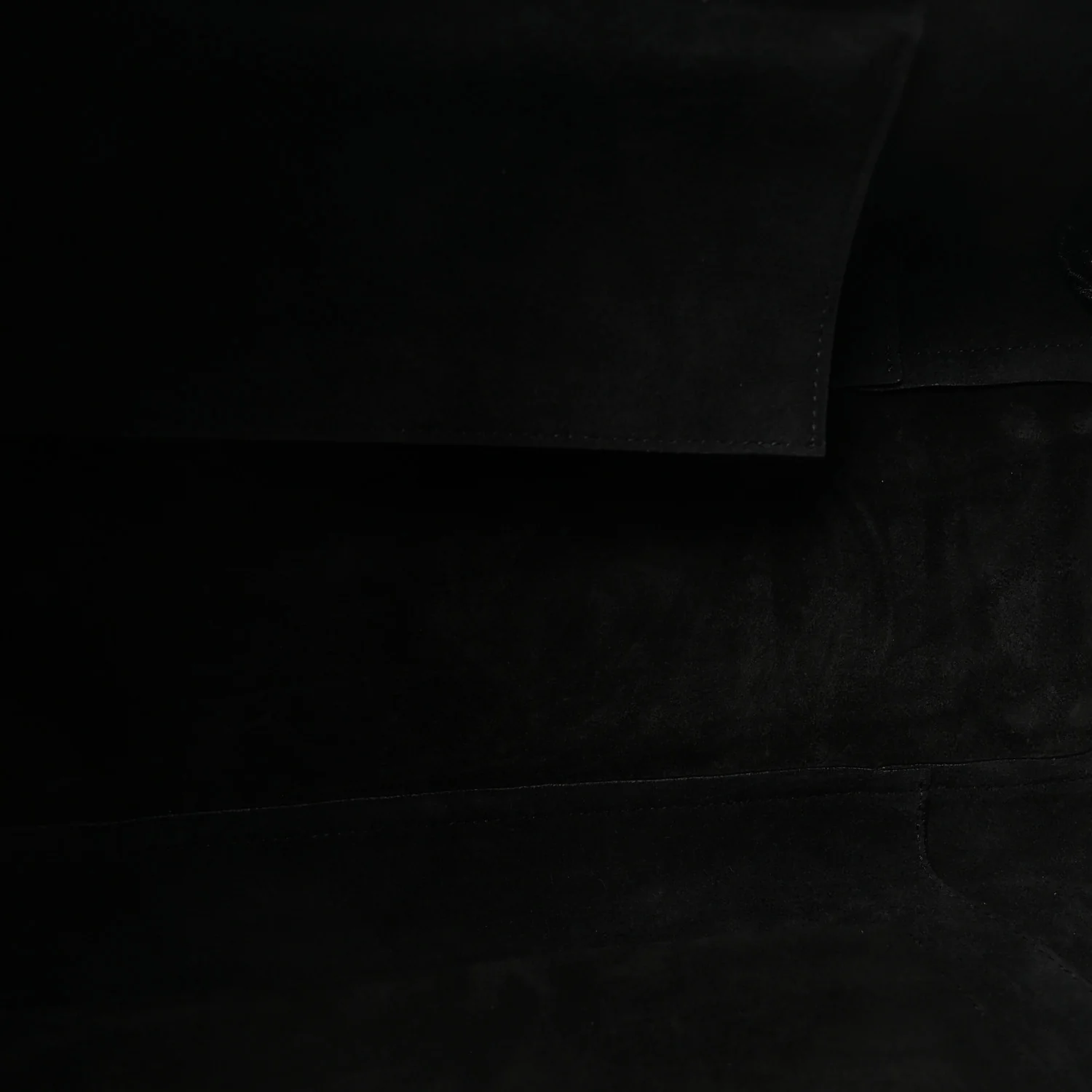 Supple Shiny Lambskin Luggage Black - Image 5