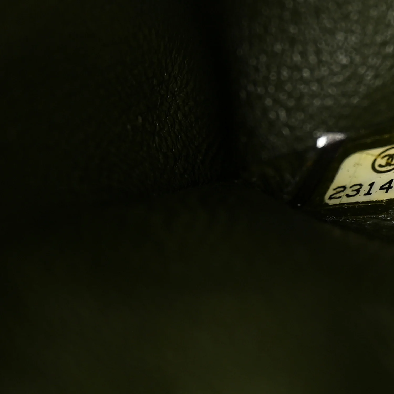 Aged Calfskin Chevron Quilted 2.55 Reissue 225 Flap Green - Image 7