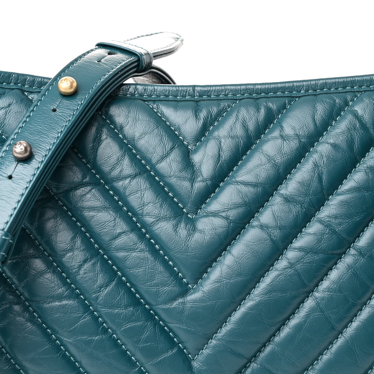 Aged Calfskin Chevron Quilted Medium Gabrielle Hobo Green - Image 8