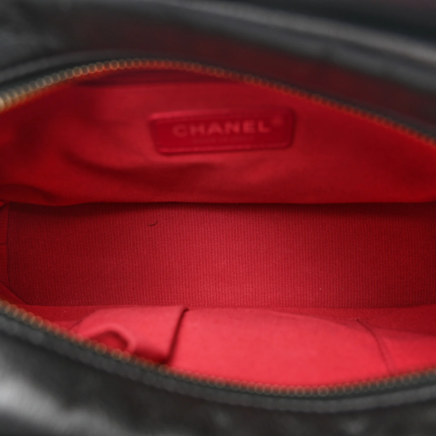 Aged Calfskin Quilted New Medium Gabrielle Hobo Black - Image 5