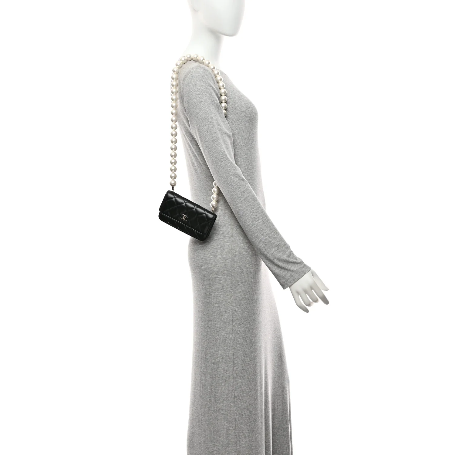 Calfskin Quilted Maxi Pearls Clutch With Chain Black - Image 2