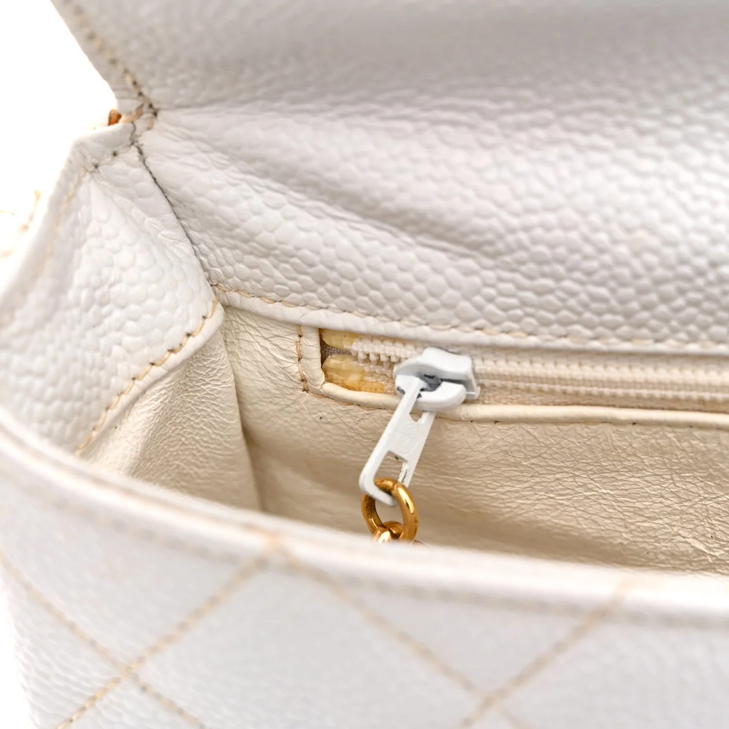 Caviar CC Shoulder Bag White - Image 12
