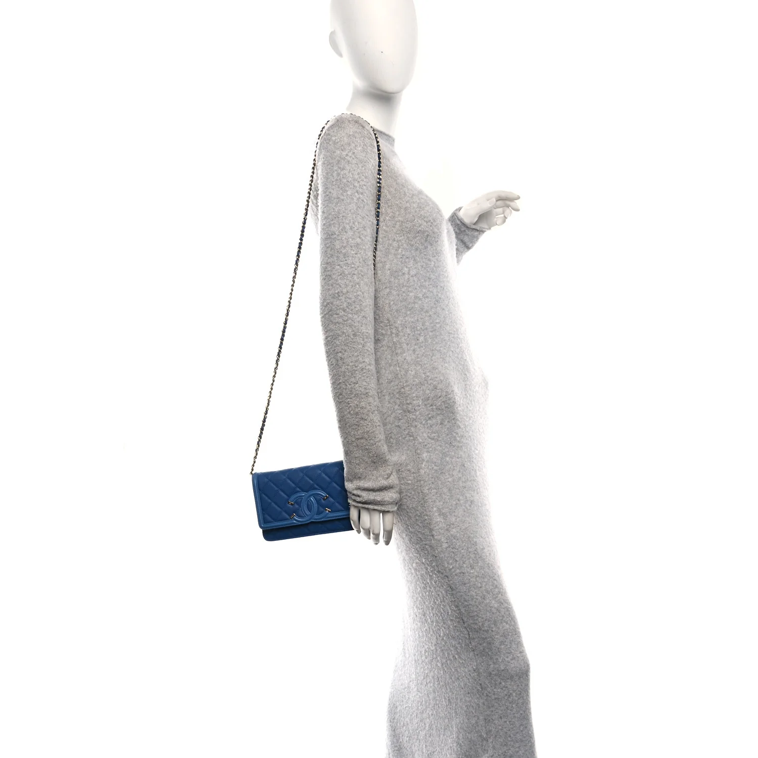 Caviar Quilted CC Filigree Wallet On Chain WOC Blue - Image 2