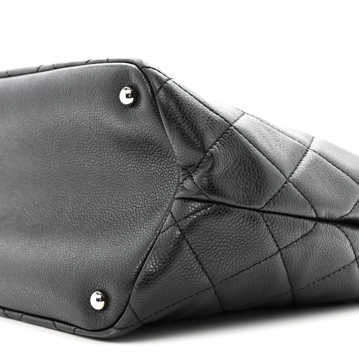 Caviar Quilted CC Timeless Soft Tote Black - Image 10