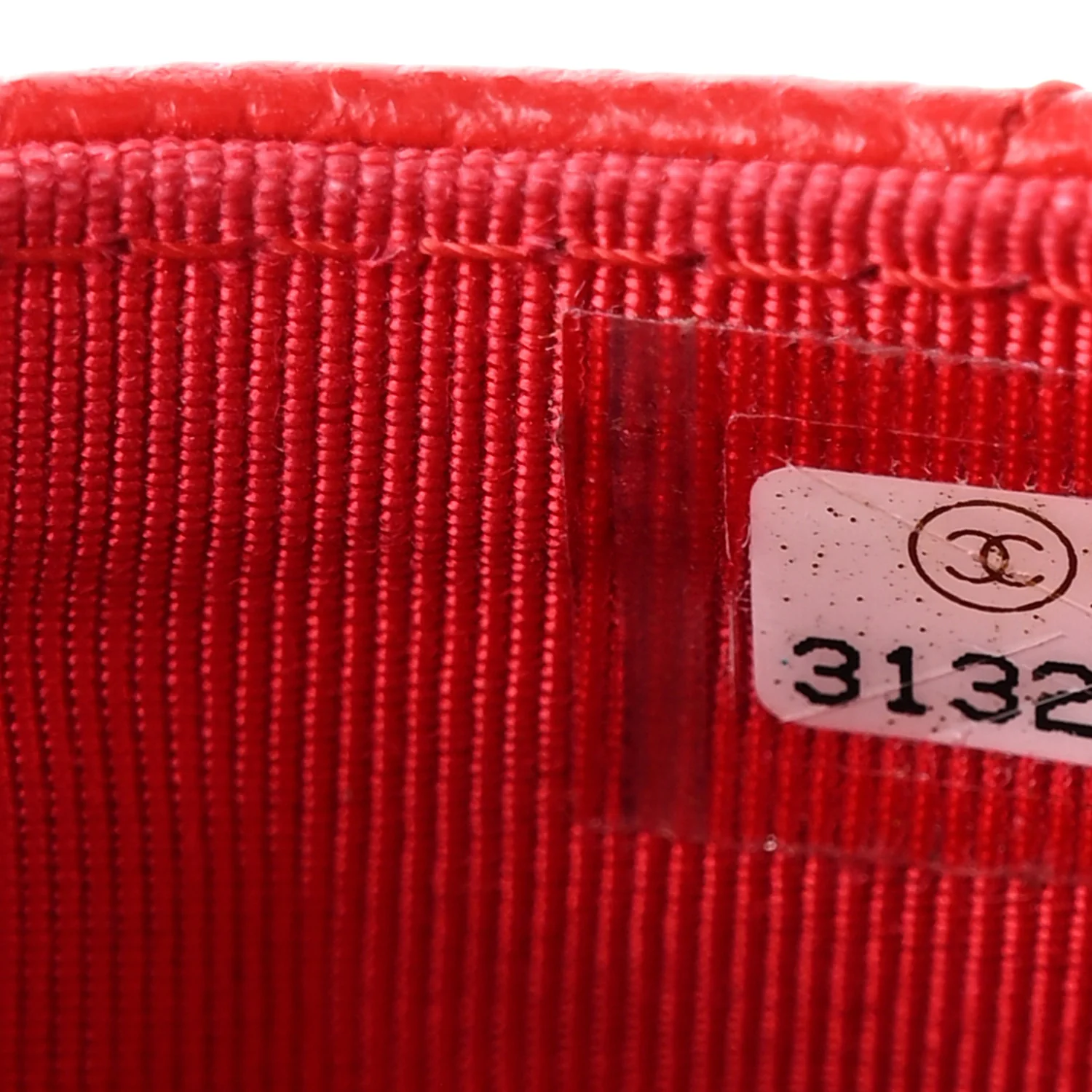 Caviar Quilted CC Zip Card Holder Red - Image 7