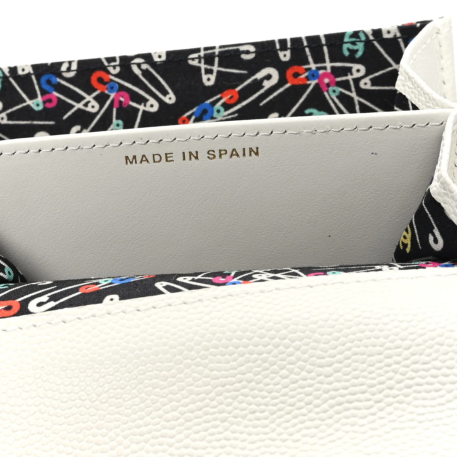 Caviar Quilted Chain CC Quilted Compact Flap Card Holder White - Image 7