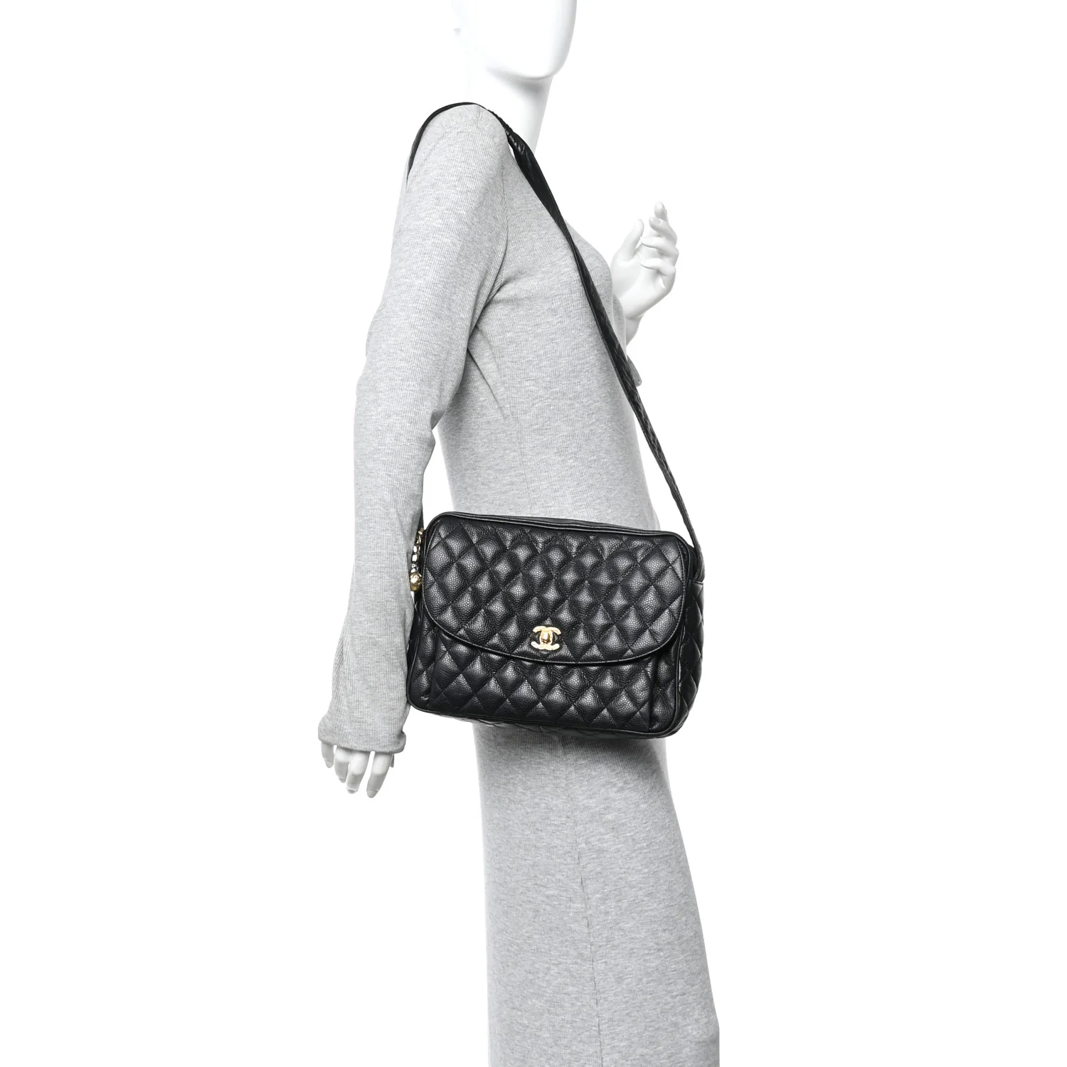 Caviar Quilted Flap Shoulder Bag Black - Image 2