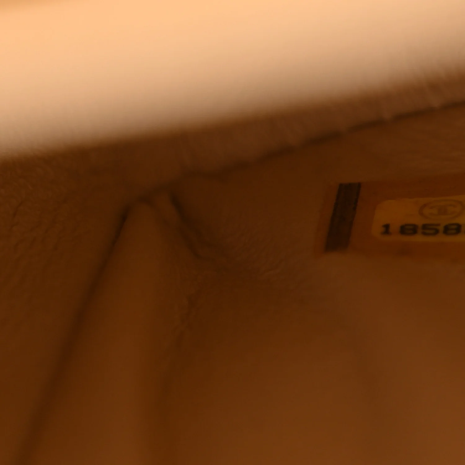 Caviar Quilted Jumbo Double Flap Beige Clair - Image 6
