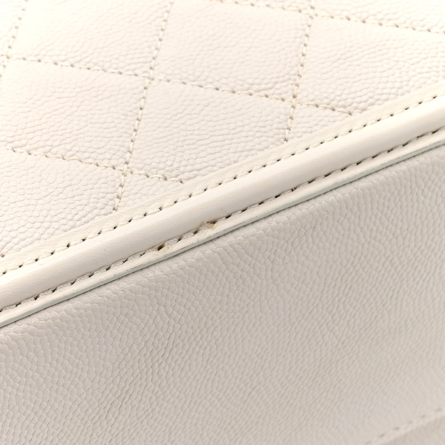 Caviar Quilted Large CC Filigree Vanity Case White - Image 12
