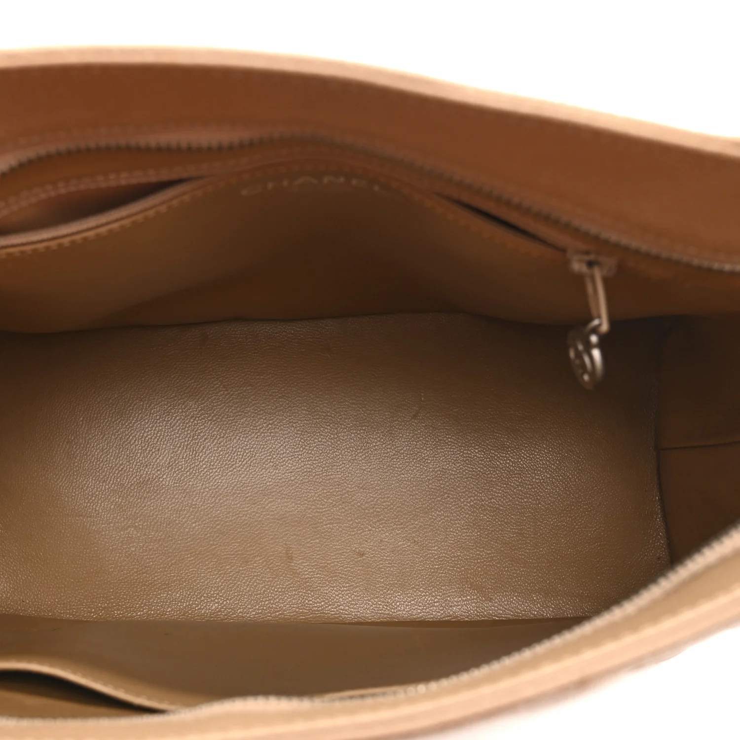 Caviar Quilted Medallion Tote Beige - Image 5