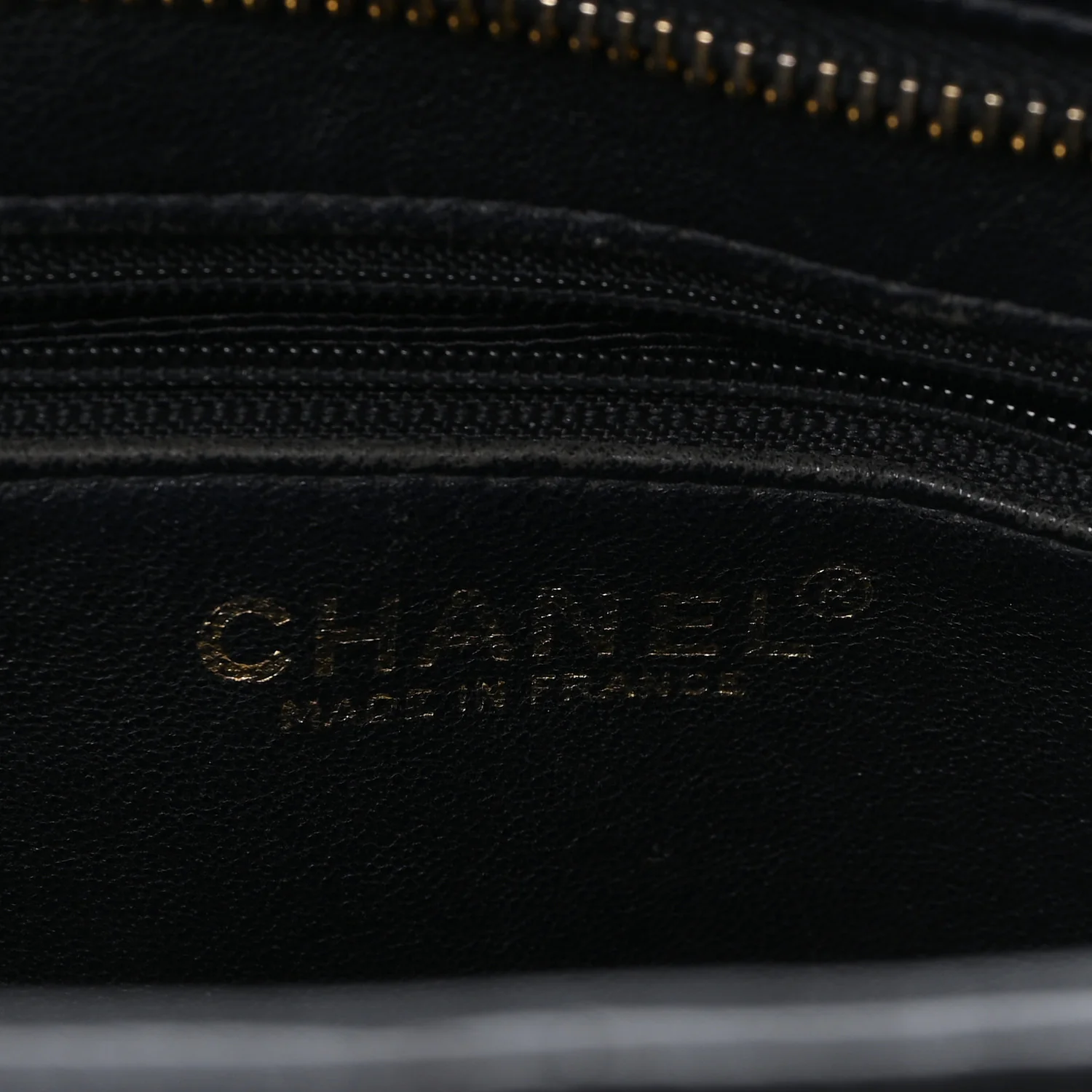 Caviar Quilted Medallion Tote Black - Image 6