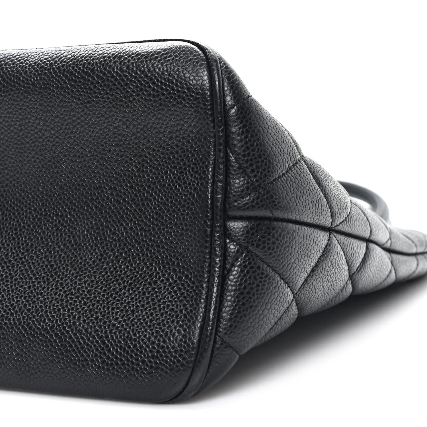 Caviar Quilted Medallion Tote Black - Image 10
