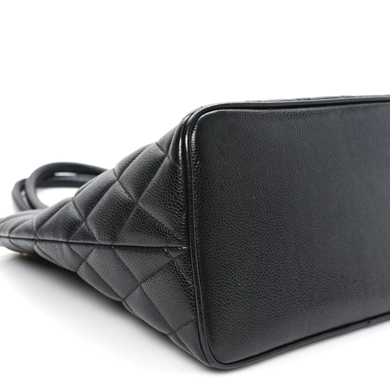 Caviar Quilted Medallion Tote Black - Image 10