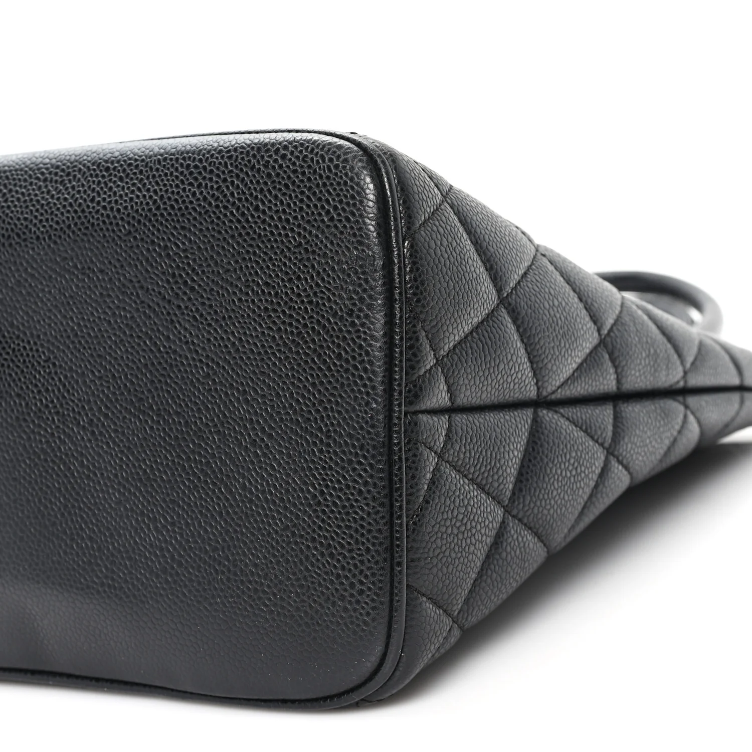 Caviar Quilted Medallion Tote Black - Image 11